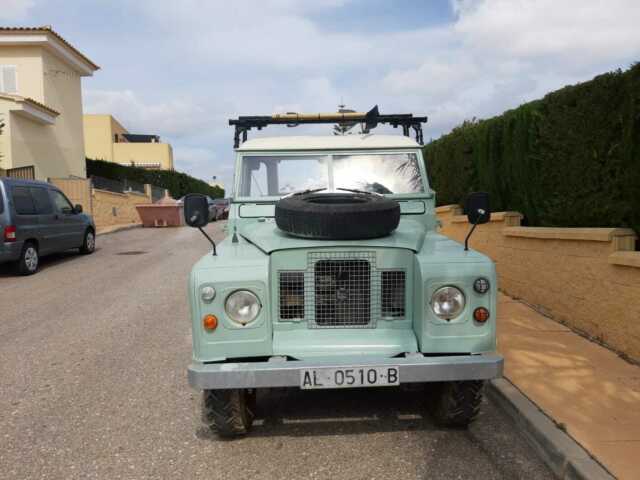 Land Rover Defender 1973 image number 10