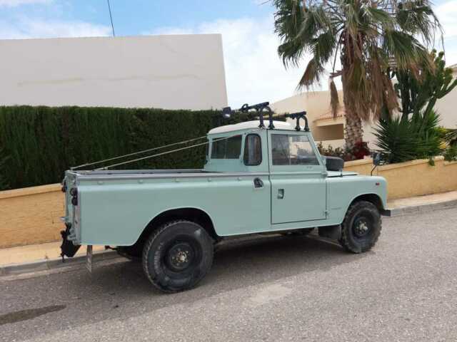 Land Rover Defender 1973 image number 12