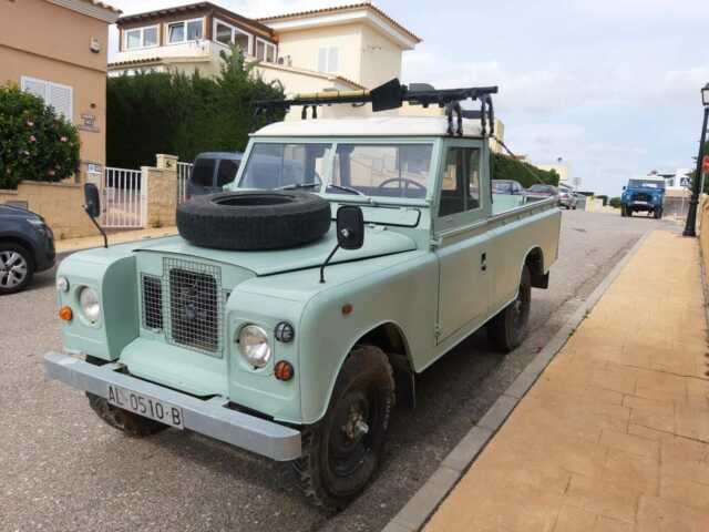 Land Rover Defender 1973 image number 13