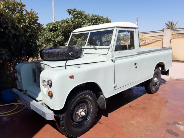 Land Rover Defender 1973 image number 23