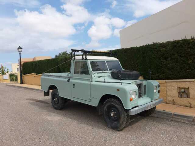Land Rover Defender 1973 image number 3