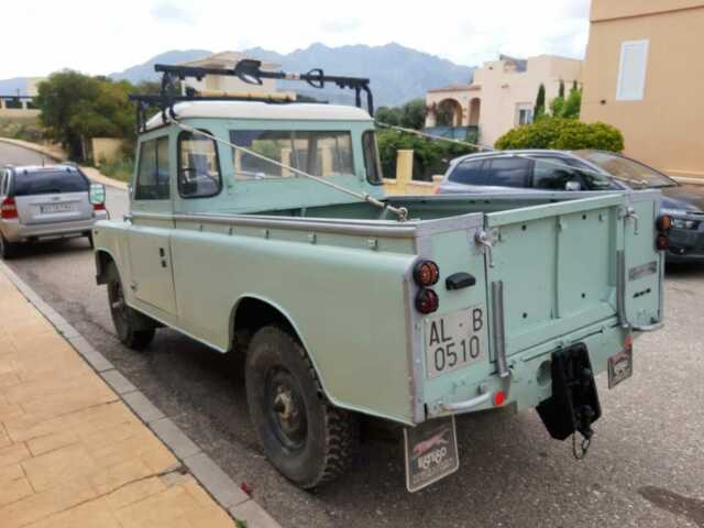 Land Rover Defender 1973 image number 30