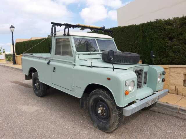 Land Rover Defender 1973 image number 32
