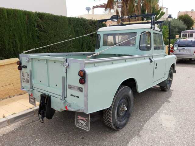 Land Rover Defender 1973 image number 35