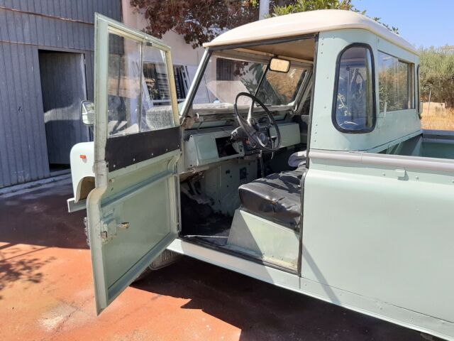 Land Rover Defender 1973 image number 39