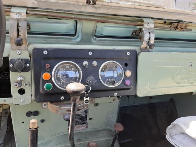 Land Rover Defender 1973 image number 41