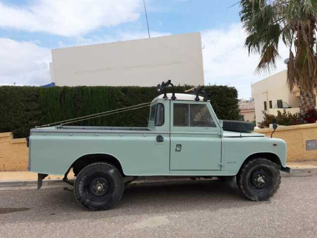 Land Rover Defender 1973 image number 9