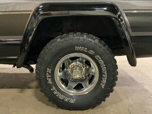 Jeep Cherokee 1976 image number 19