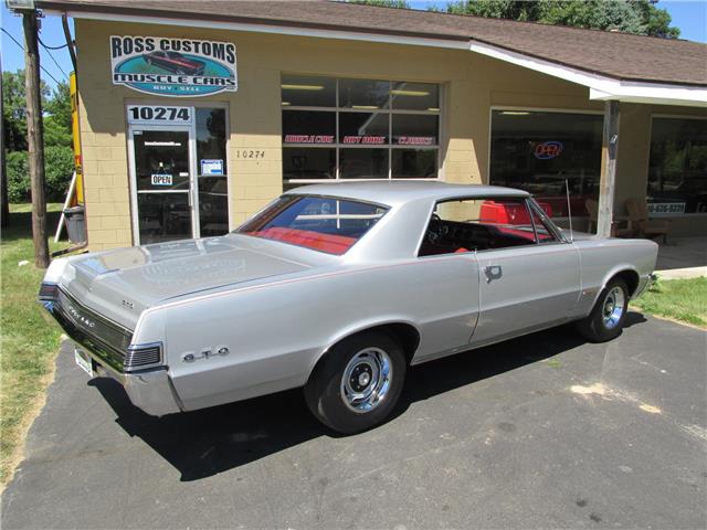 Pontiac Le Mans 1965 image number 44