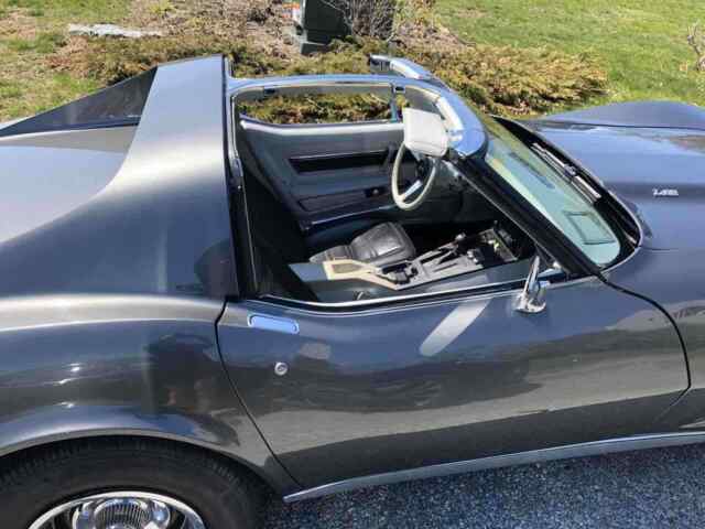Chevrolet Corvette C3 1977 image number 2