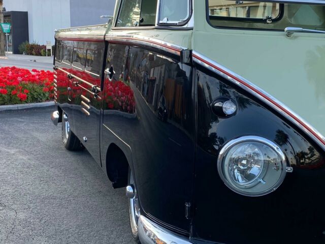 Volkswagen Vanagon 1960 image number 15