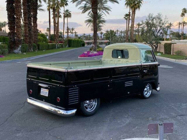 Volkswagen Vanagon 1960 image number 28
