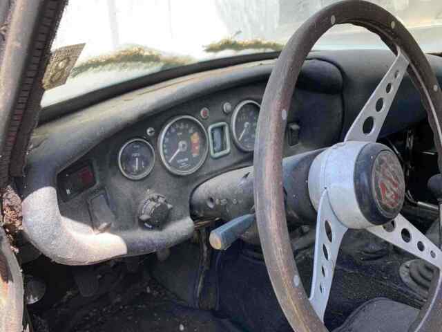 MG GT 1969 image number 14