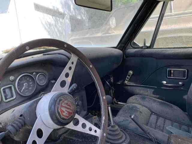 MG GT 1969 image number 17