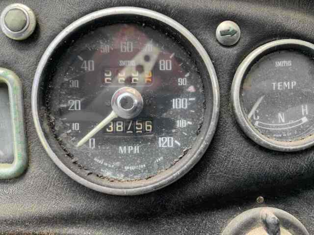 MG GT 1969 image number 35