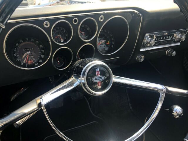 Chevrolet Corvair 1965 image number 35