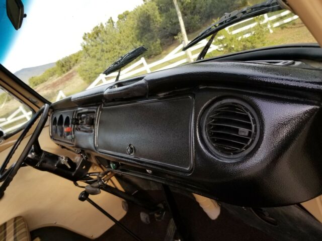 Volkswagen Bus/Vanagon 1979 image number 42