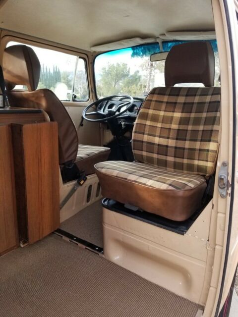 Volkswagen Bus/Vanagon 1979 image number 45