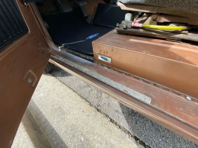 Ford Bronco 1973 image number 14