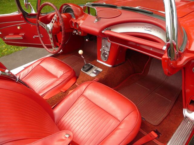 Chevrolet Corvette 1962 image number 35