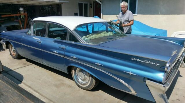 Pontiac Bonneville 1959 image number 2