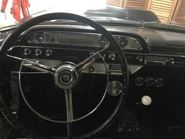 Ford Galaxie 1962 image number 23