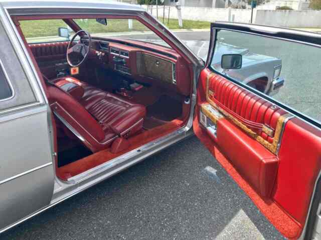 Cadillac DeVille Coupe 1979 image number 7