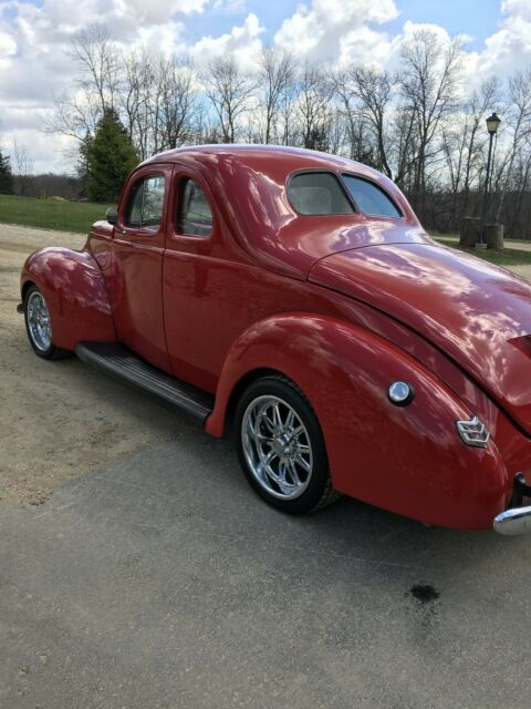 Ford Deluxe 1940 image number 13