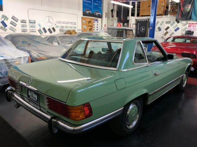 Mercedes-Benz SL-Class 1973 image number 21