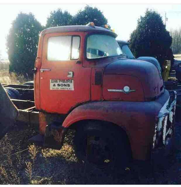 Ford c600 1956 image number 8