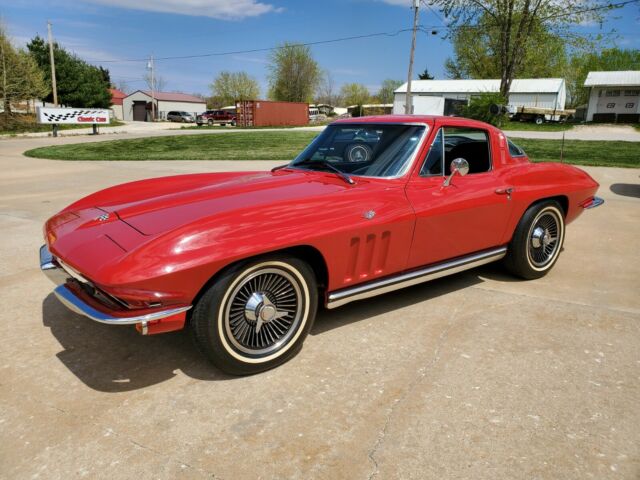 Chevrolet Corvette 1965 image number 1