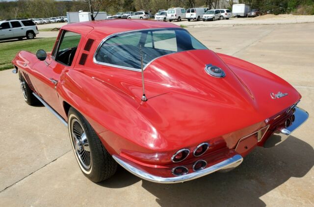 Chevrolet Corvette 1965 image number 11