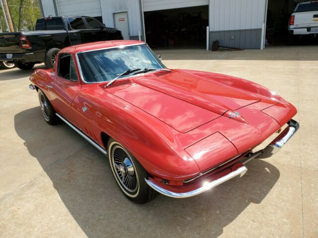 Chevrolet Corvette 1965 image number 28