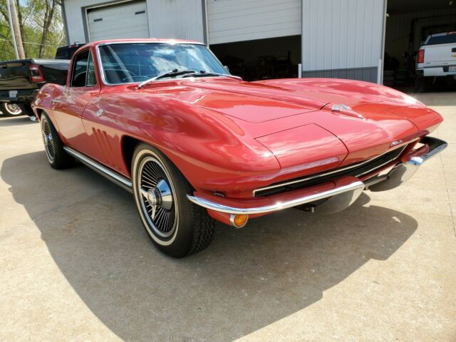 Chevrolet Corvette 1965 image number 29