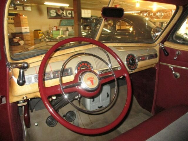 Ford Supper Deluxe Convertible 1946 image number 35