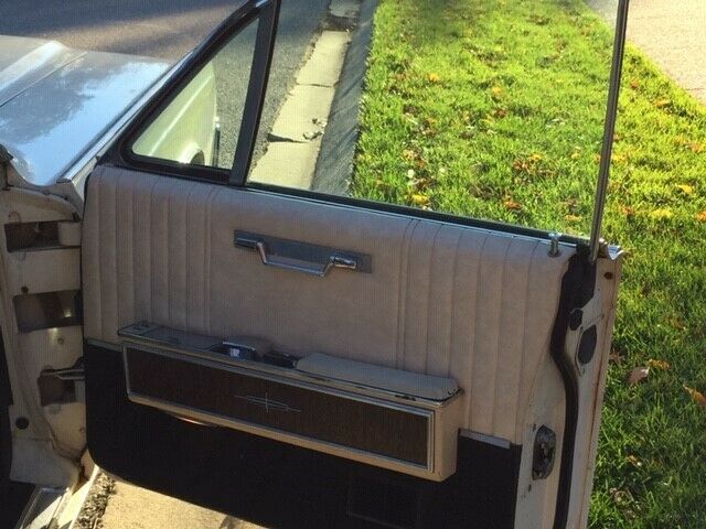 Lincoln Continental 1967 image number 13