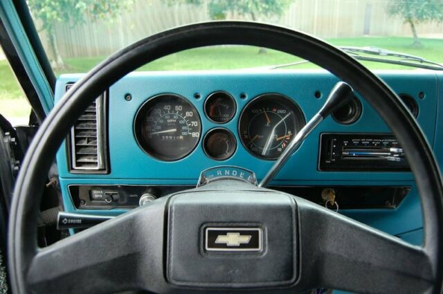 Chevrolet C20 Van 1979 image number 17