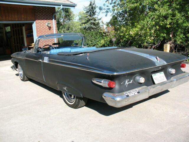 Plymouth Fury 1961 image number 1