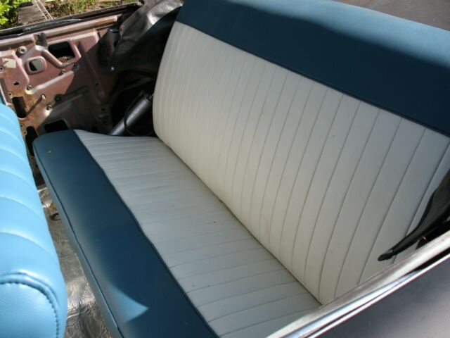 Plymouth Fury 1961 image number 14