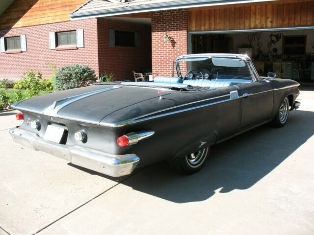 Plymouth Fury 1961 image number 2