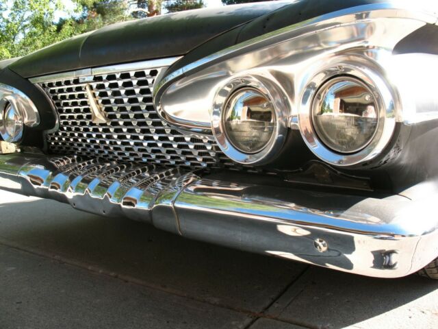 Plymouth Fury 1961 image number 4