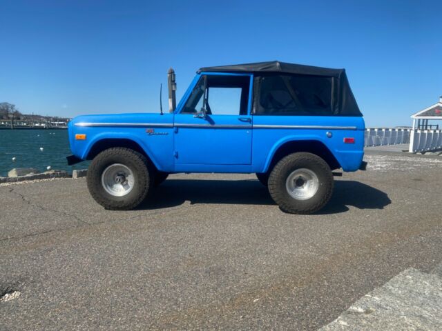 Ford Bronco 1972 image number 2