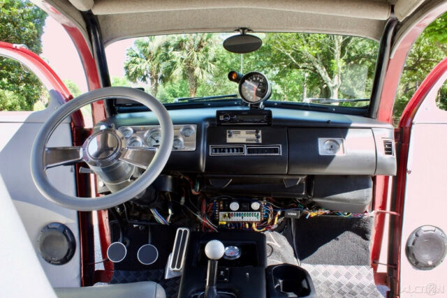 Ford Coupe Deluxe 1940 image number 37
