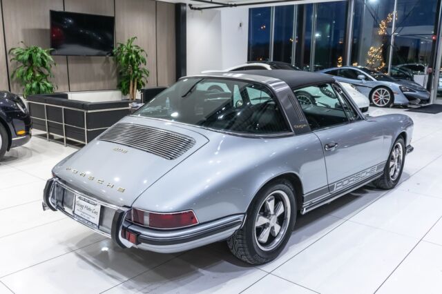 Porsche 911 1971 image number 23