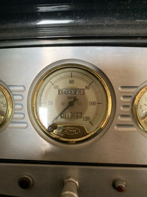 Ford Roadster 1932 image number 1