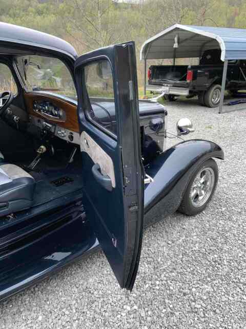 Chevrolet coupe 1933 image number 4