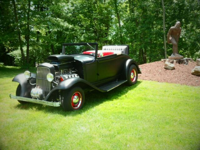 Chrysler Roadster 1932 image number 0