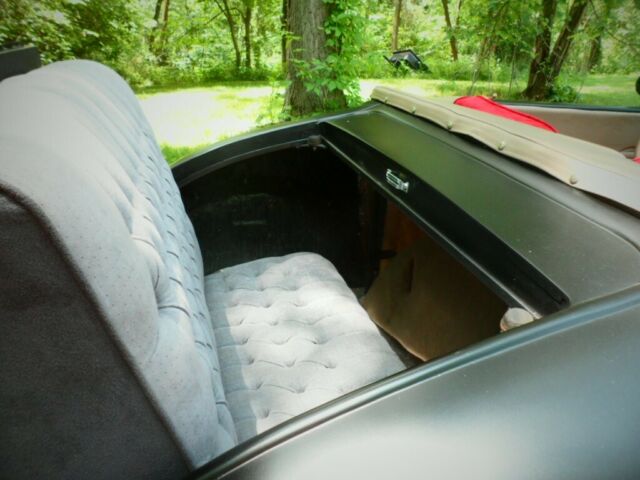 Chrysler Roadster 1932 image number 21