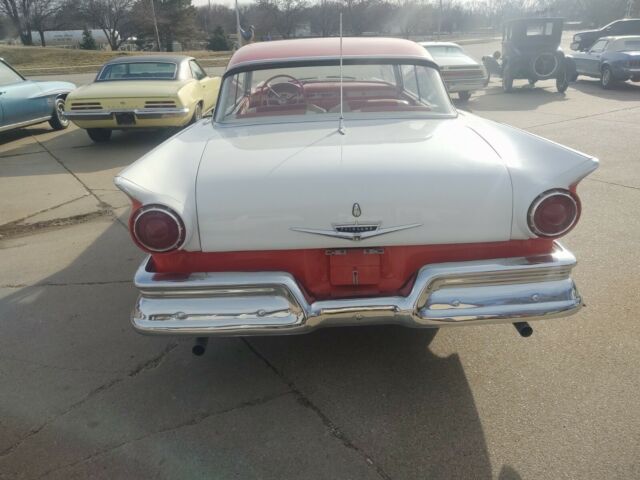 Ford Fairlane 1957 image number 28