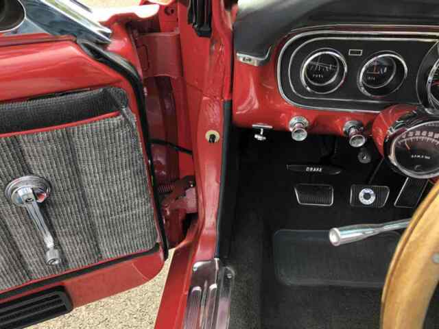 Ford Mustang 1965 image number 15